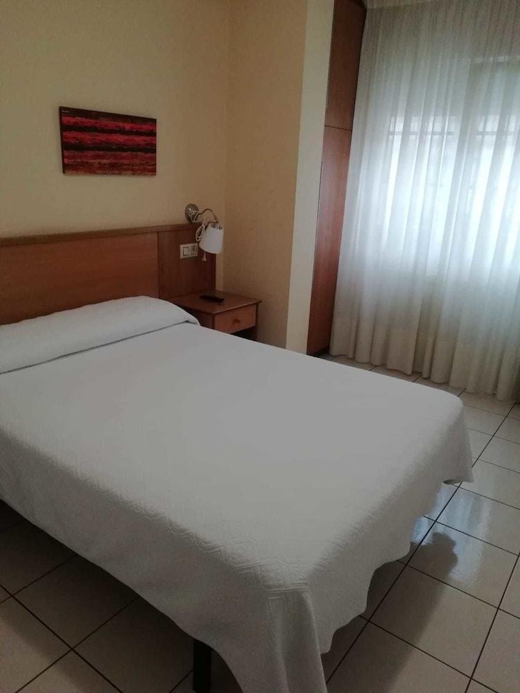 Pension Residencia Caola Arteixo Extérieur photo