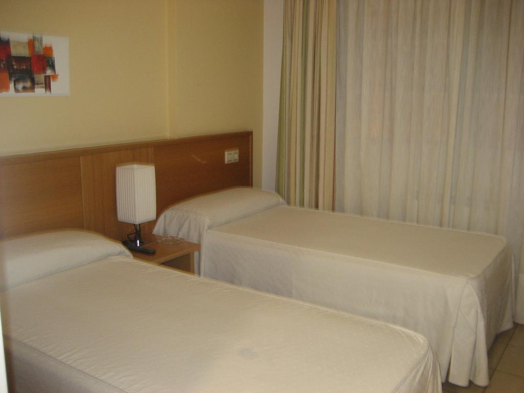 Pension Residencia Caola Arteixo Chambre photo